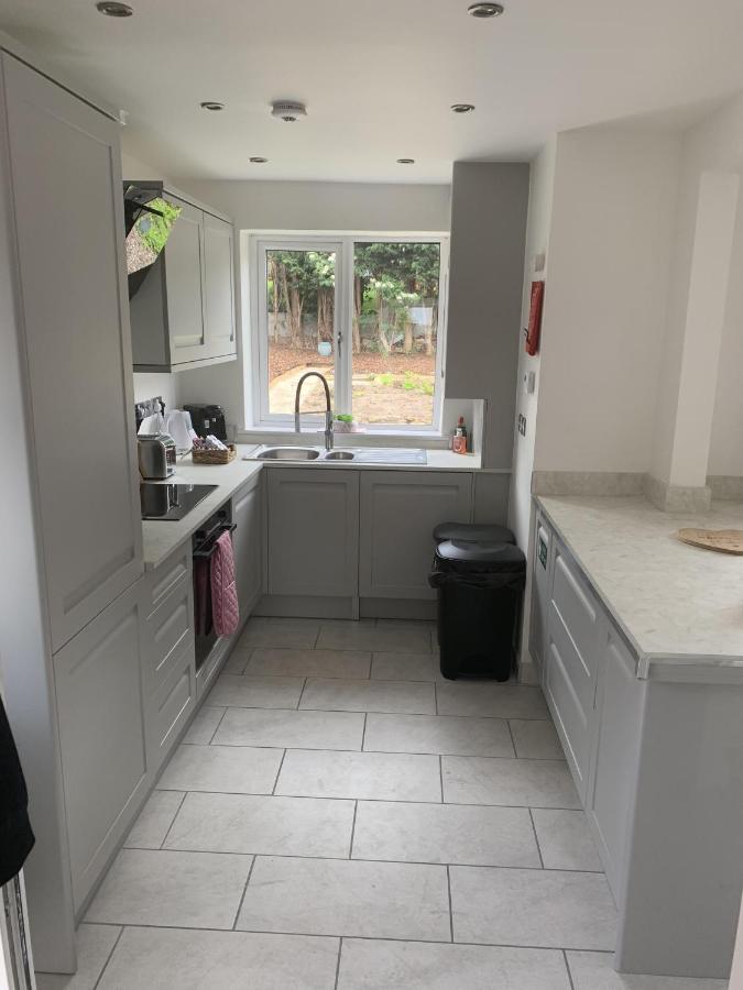 Crowthorne House, Beautiful 3 Bedroom Home For Upto 8 Guests, With Sofa Bed Cul-De-Sac With Private Driveway Nottingham Exterior foto